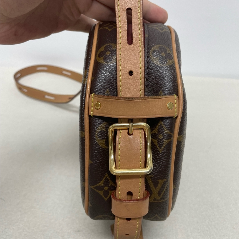 Louis Vuitton Monogram Crossbody Bag - Picture 3 of 7